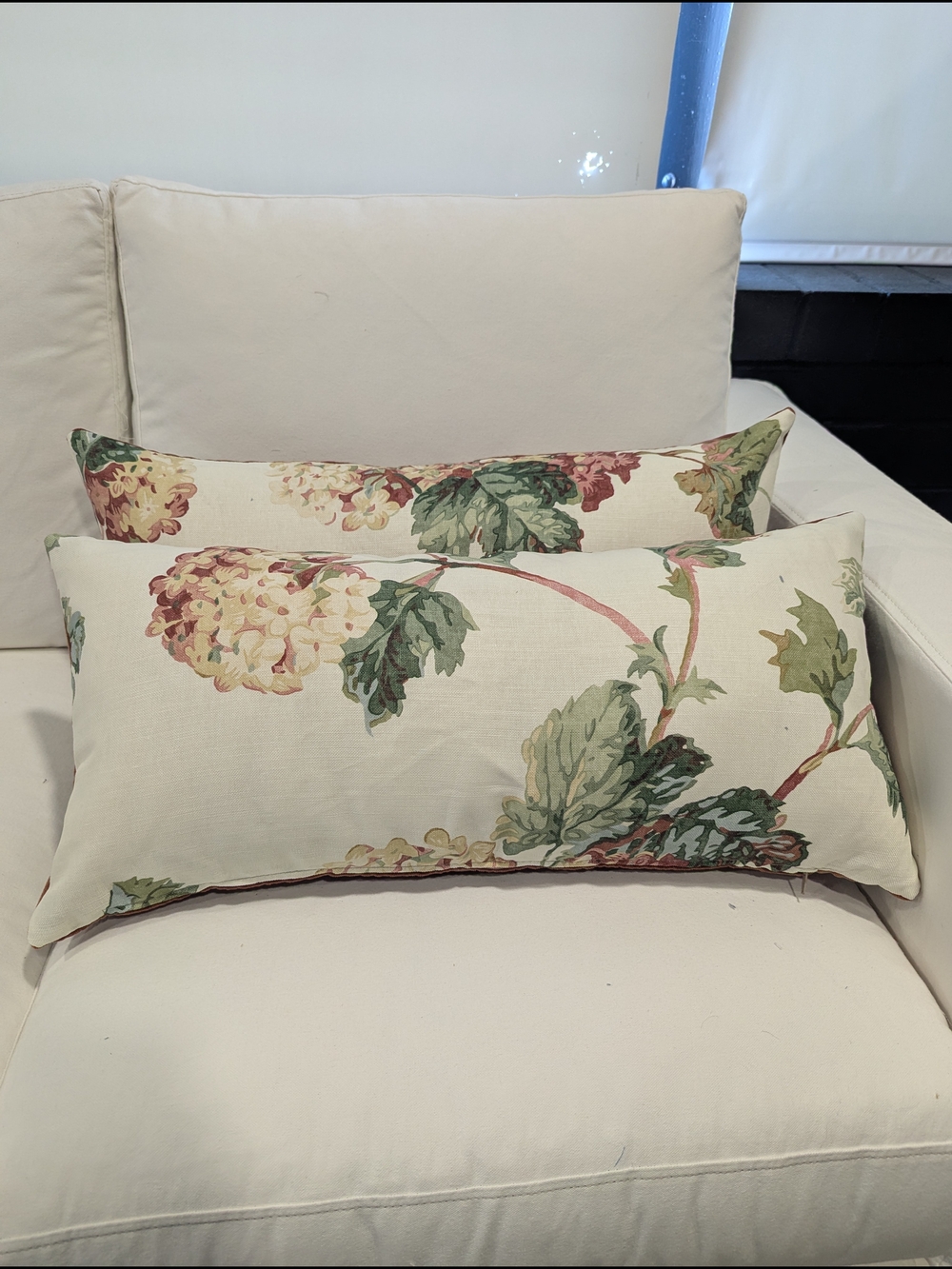Floral Hydrangea Lumbar Pillow Pair - Cream Background